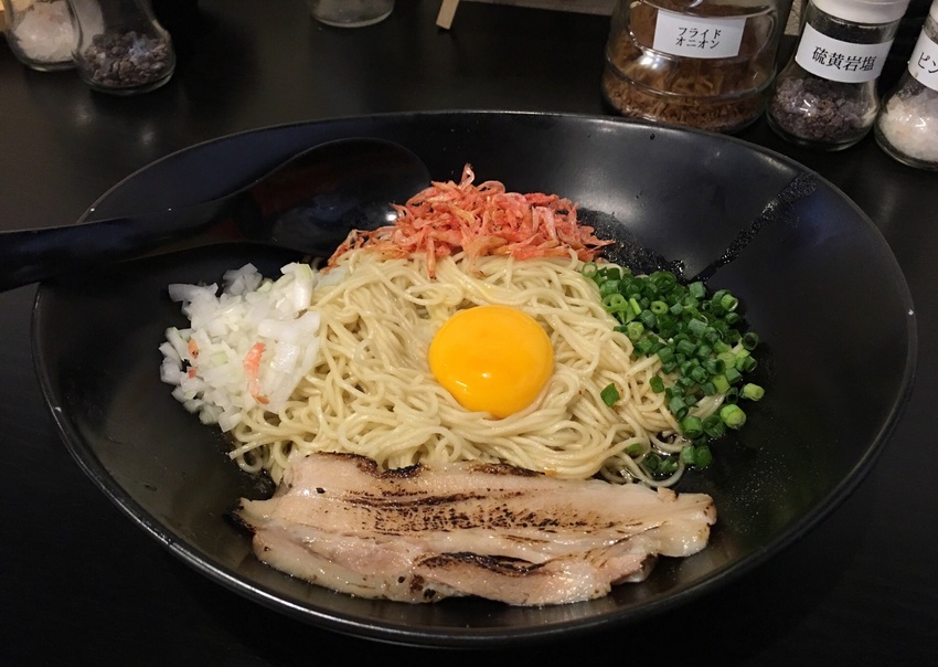 海老塩油そば 初めて食べました...