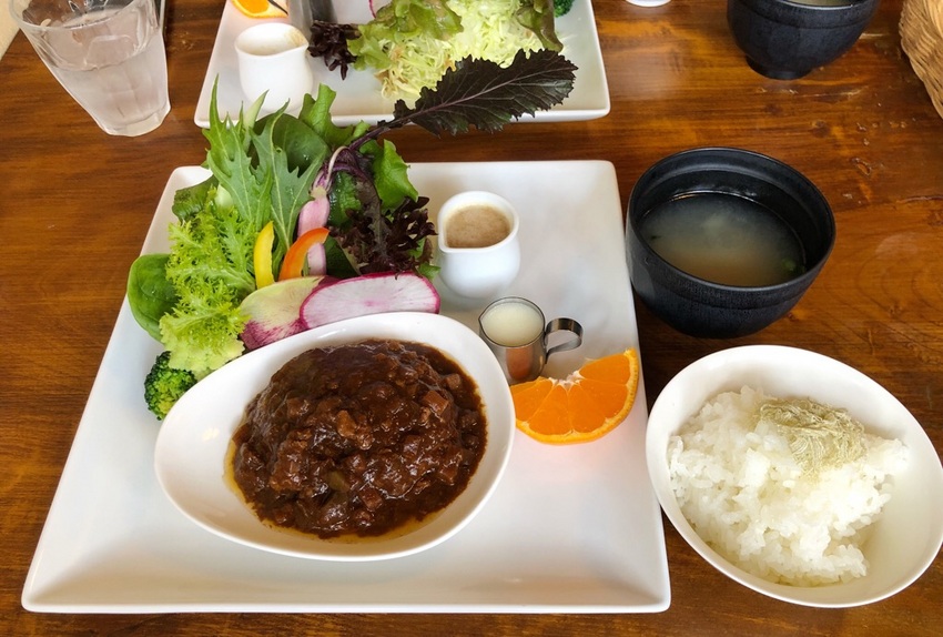 味噌煮込みハンバーグ