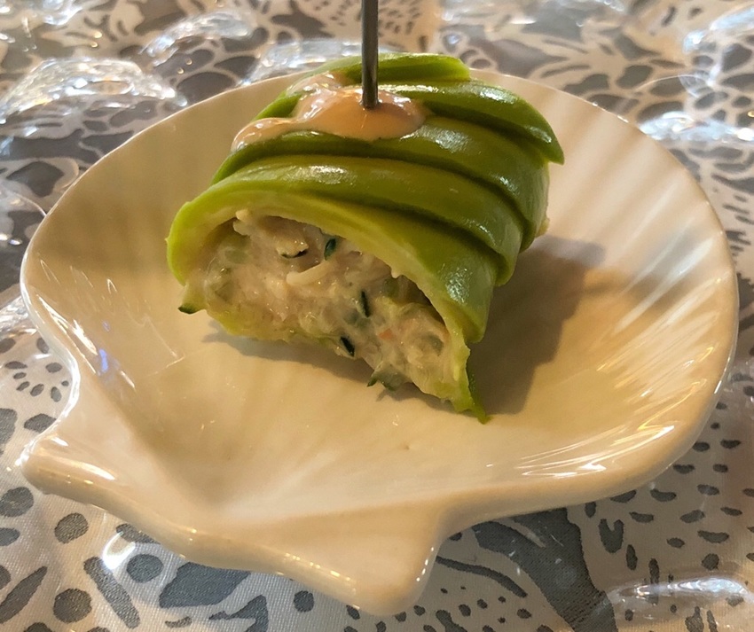 チーズの上に カニときゅうりの...