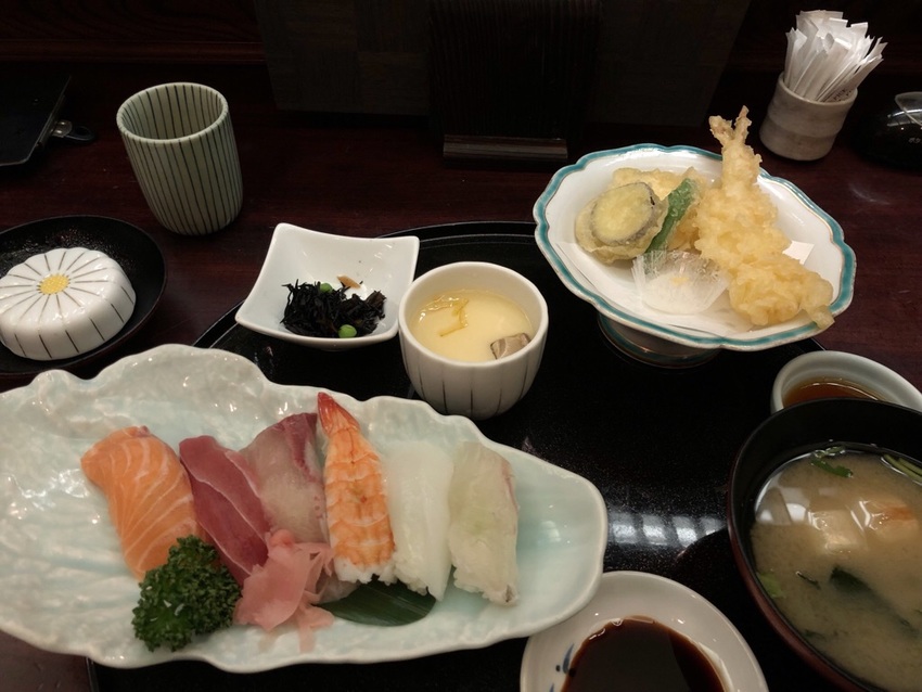 天ぷらと握り寿司膳
