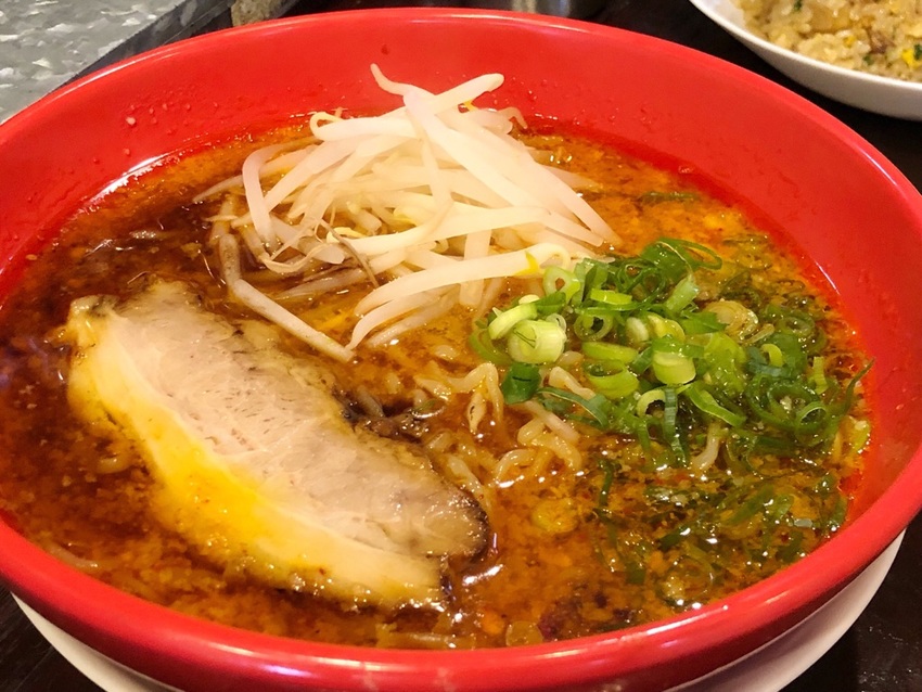 ピり辛ラーメン 大阪鶴橋直送ヤ...