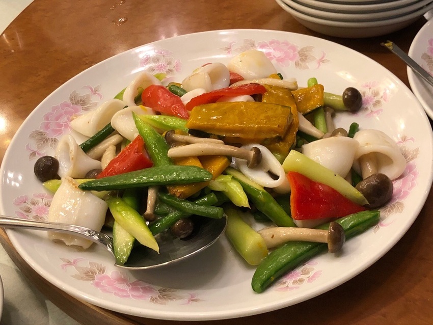 イカと季節野菜のうす塩炒め