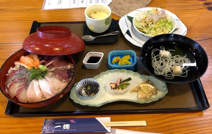 海鮮丼セット ランチの後 東山...