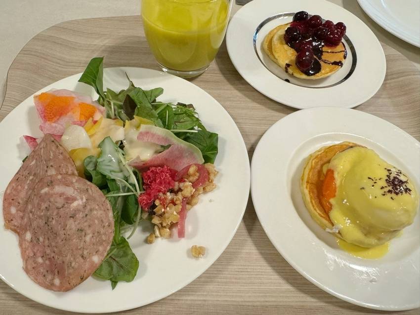２４日の朝ごはんです！ ｡.:...