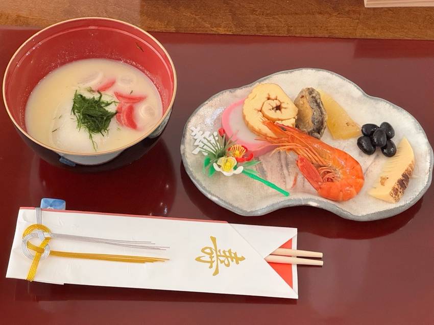 「あん餅雑煮」は いりこと白味...
