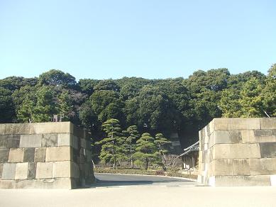 城内へ