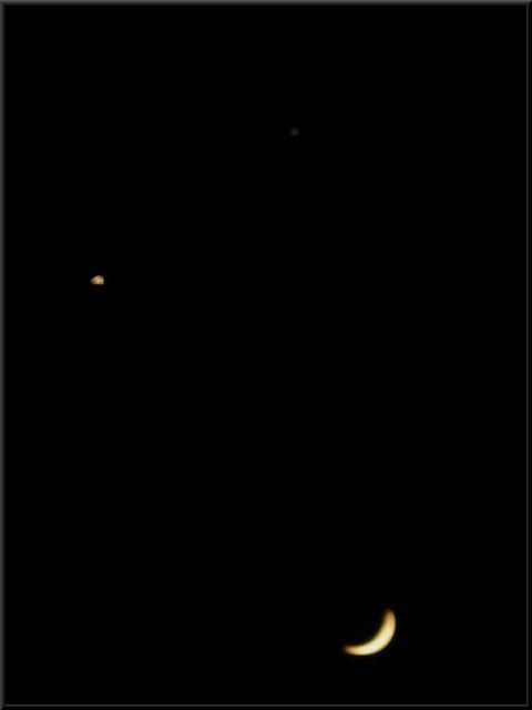 夜空のトライアングル。