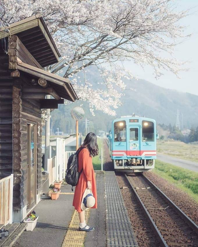 日本の地方に点在する小さな駅の...