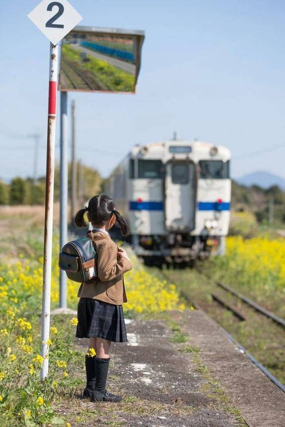 この列車が運んでくるのは、 新...