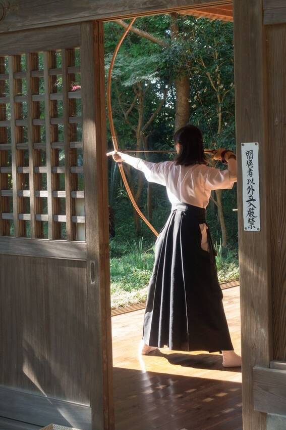弓道を極める人は、なぜ美しいの...