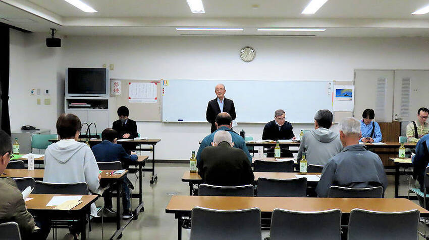 挨拶する眞野館長