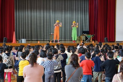 児童福祉週間行事（西小パントマ...