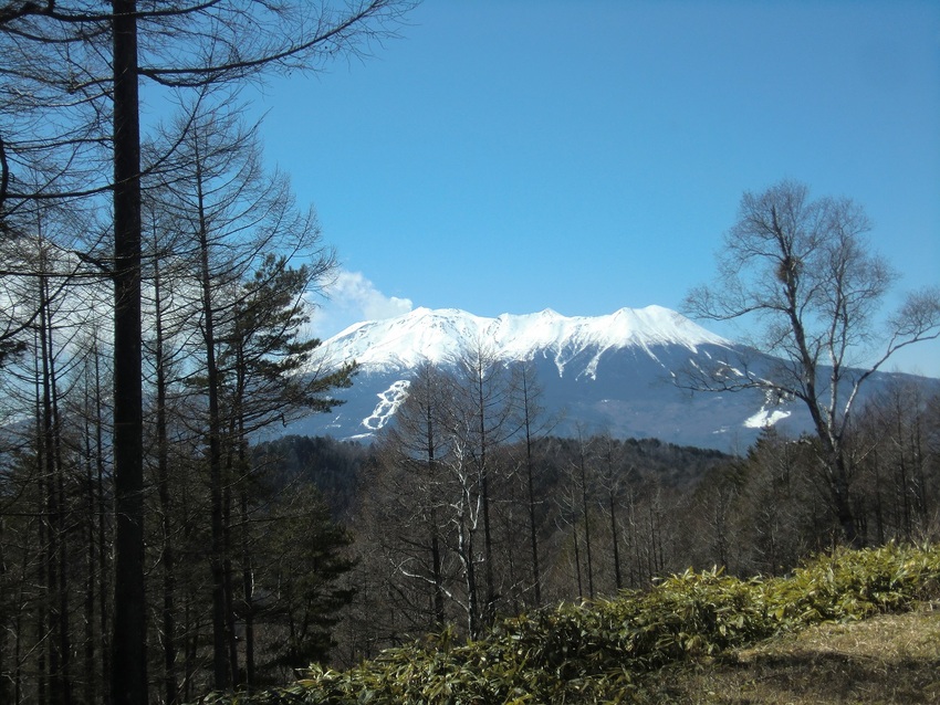 噴煙を上げる御嶽山