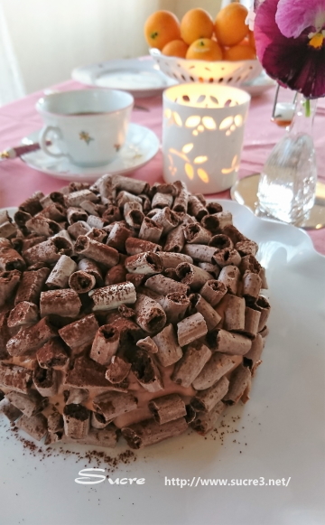 試作中に作ったデザインのケーキ...