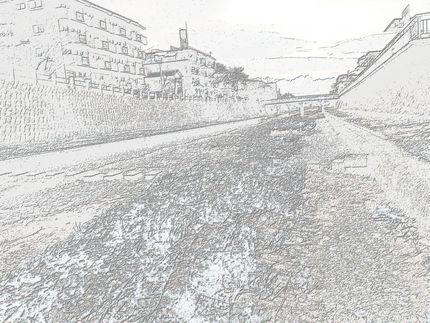オリジナルは　刈り込んだ芦屋川...