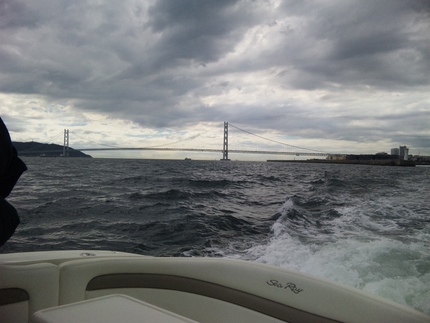 いま明石大橋...