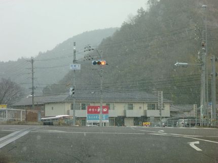 今朝も又雪