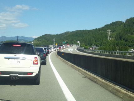 行きも帰りも大渋滞、ストレスた...