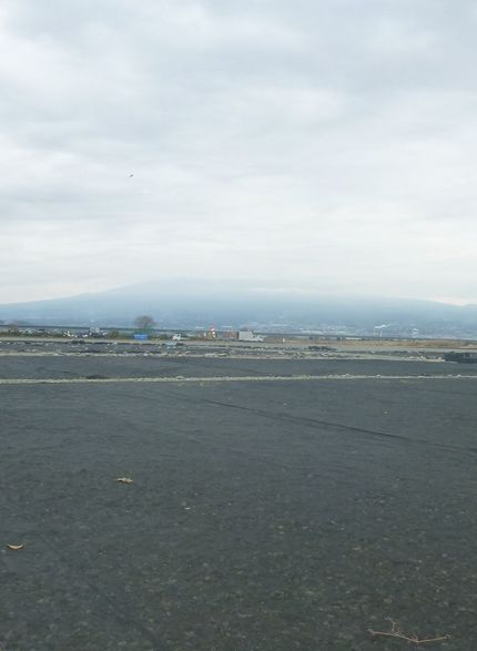生憎の曇り空、富士山も雲の中