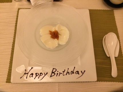 デザート 赤ツバメの巣入り杏仁...