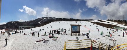 お昼からは頂上付近の雪も止みい...