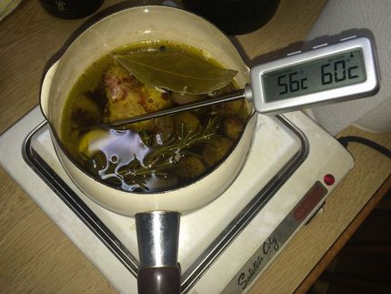 60℃の低温のオリーブ油で3時...