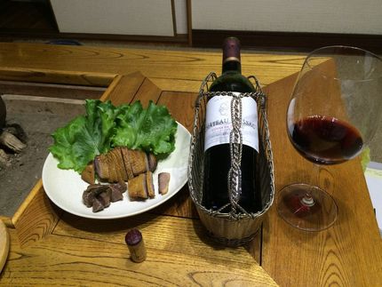 今夜は鴨の燻製で