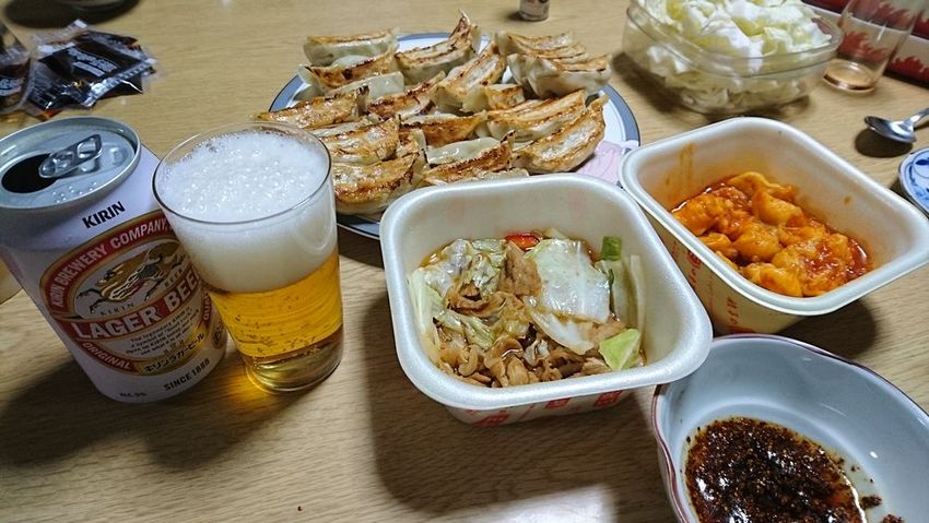 餃子には冷たく冷やしたビールが...