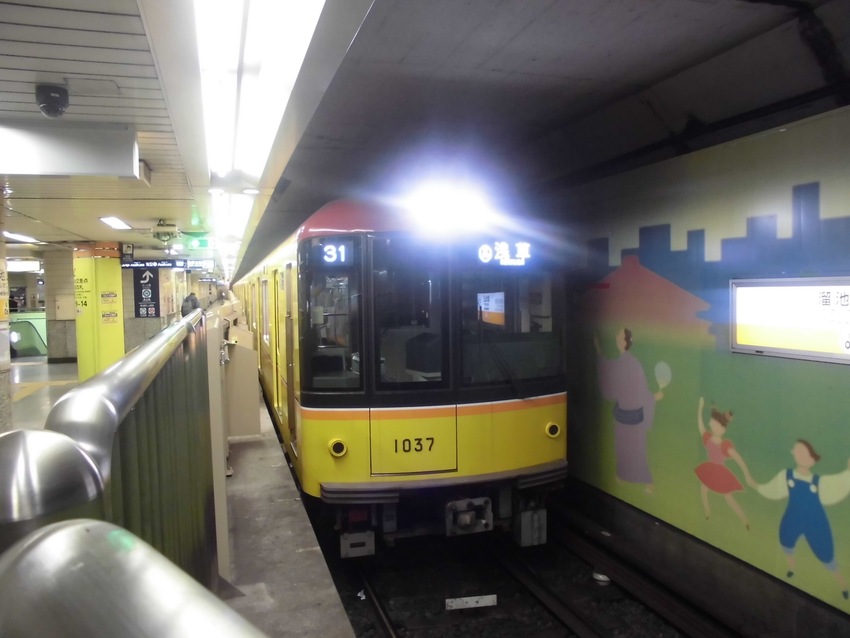 銀座線1000系 1037F ...
