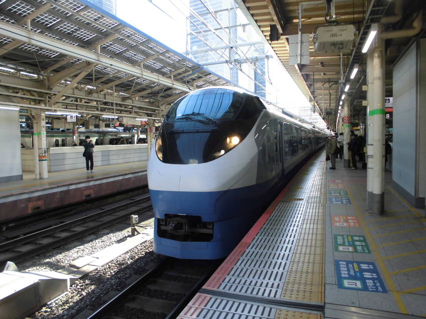 撮影!5色のE657系のフレッ...