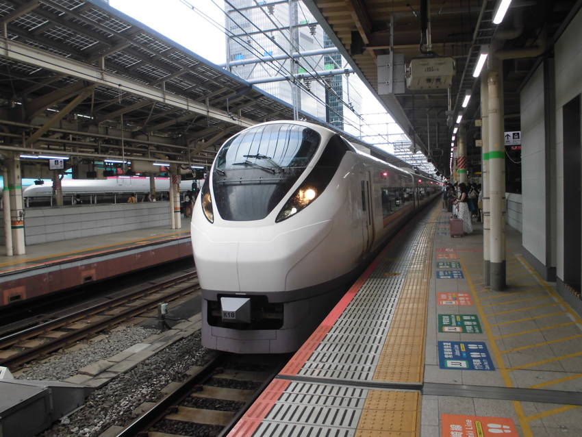 撮影!5色のE657系のフレッ...