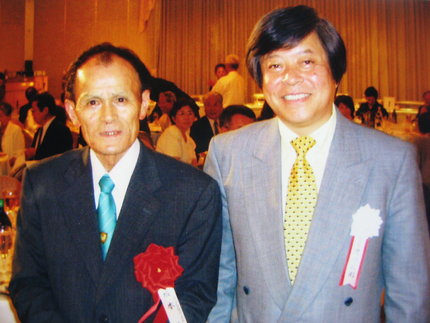 坂本休元村長　カメルーン応援に...