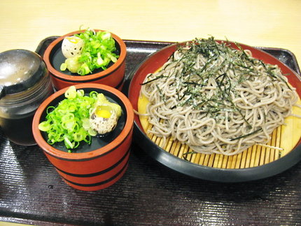 大盛のざるそばを二人で