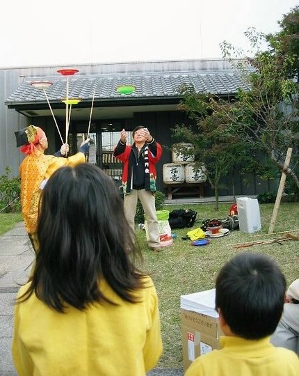 南京玉すだれ大師範の弟子になり...