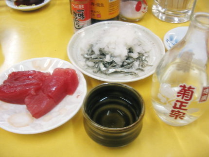 南京町の立ち呑み店　『赤松酒店...