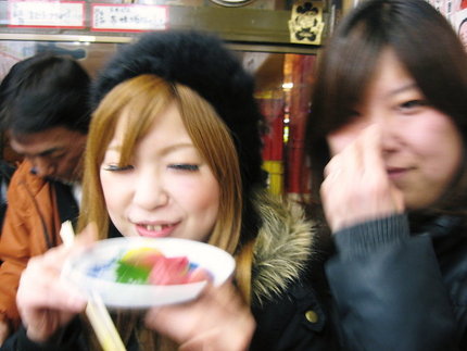 隣に可愛い姉妹が！