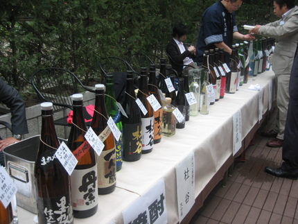ワインに日本酒に焼酎を試飲