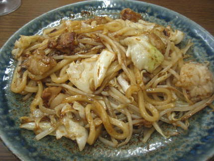 〆は　『ホルモン焼きうどん』　...
