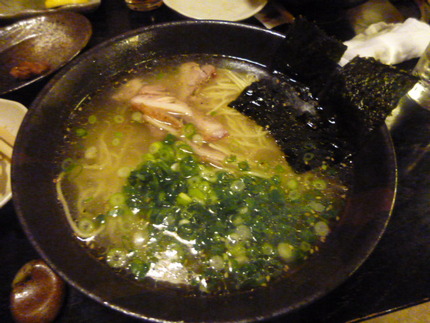 ラーメンが有名な焼き鳥屋さん　...