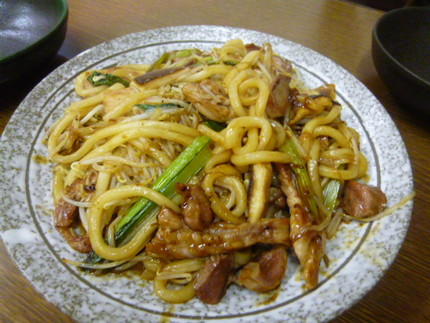 『ホルモン焼きうどん』　と　『...