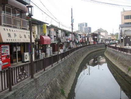外人さんも角打ち　折尾　『髙橋...