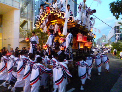 住吉だんじり巡行　『宮本西區』...