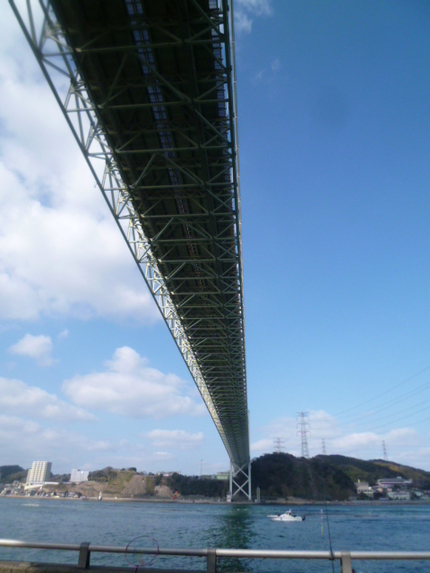 門司から観た関門海峡と関門橋 ...