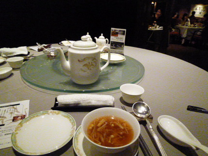 「オーダーバイキングとワゴン飲...