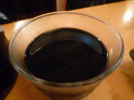 ご覧のように真っ黒なお酒です。