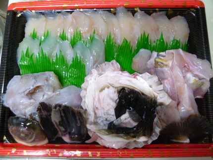 トラフグ１匹捌いたパック物　「...