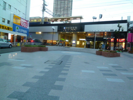 阪神御影駅　南にある　「バレン...