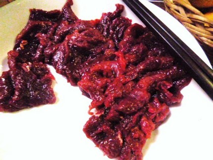 「鹿肉の刺身」　淡白で臭みがな...