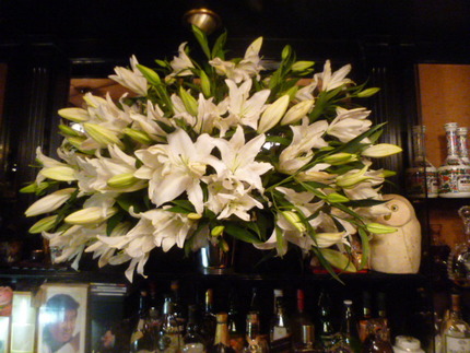 いつも素晴らしい、ユリの花が店...
