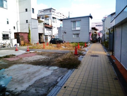 神戸の大震災で稲荷市場は壊滅！...